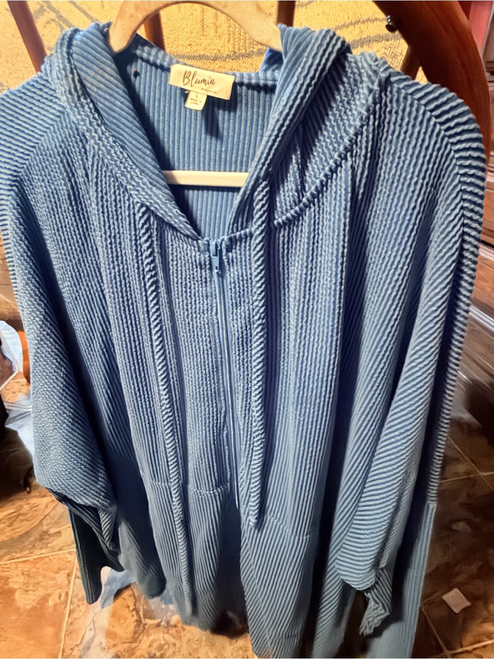 Blumin L NWOT Ribbed Hoodie Zip-Front Top in Dusty Blue